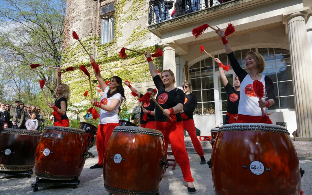 Taiko dobok a Füvészkertben